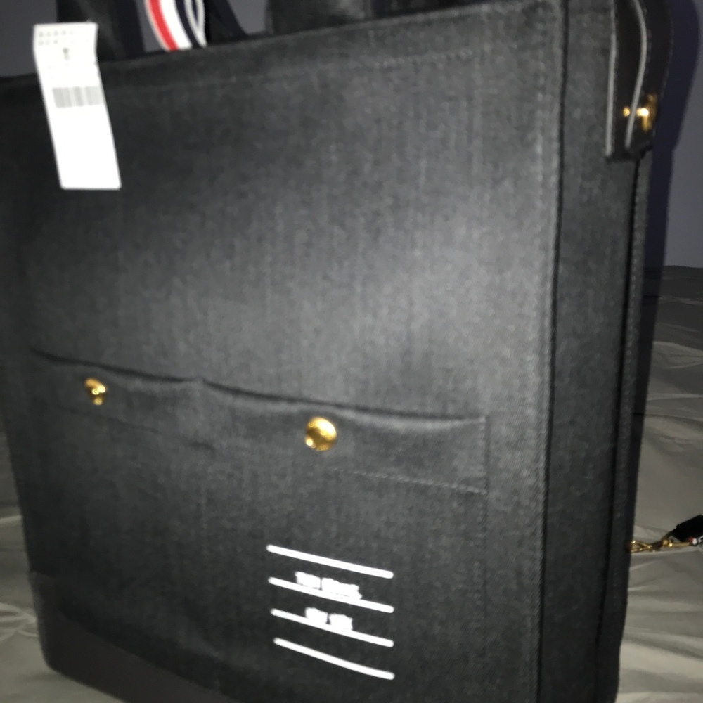 THOM BROWNE SHINY PAPER LABEL LINED TOTE BAG